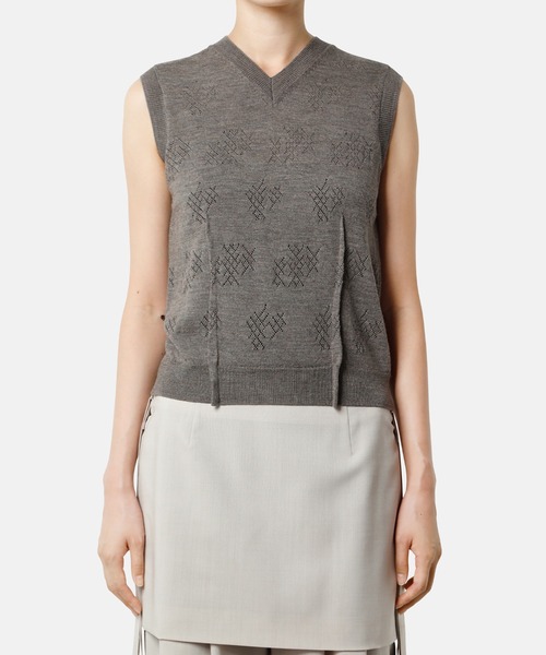 iRENE（アイレネ）の「アイレットハイゲージVニット / Eyelet High Gauge V Knit（ニット/セーター・レディース・グレー/ブラウン/ブルー・36）」の19枚目の写真