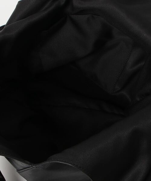 MAISON mou（メゾンムー）の「【ARUTEMIKA/アルテミカ】トライアングルマルシェバッグ（トートバッグ・レディース・ブラック・FREE）」の4枚目の写真