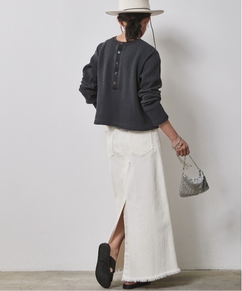 CHIC STYLE(シックスタイル)の「<大きいサイズ>綿100%ワッフルヘンリーネッククロップド丈カットソー シックスタイル(Tシャツ/カットソー・レディース・ネイビー/アイボリー・5L/4L/3L/LL/L)」の13枚目の写真