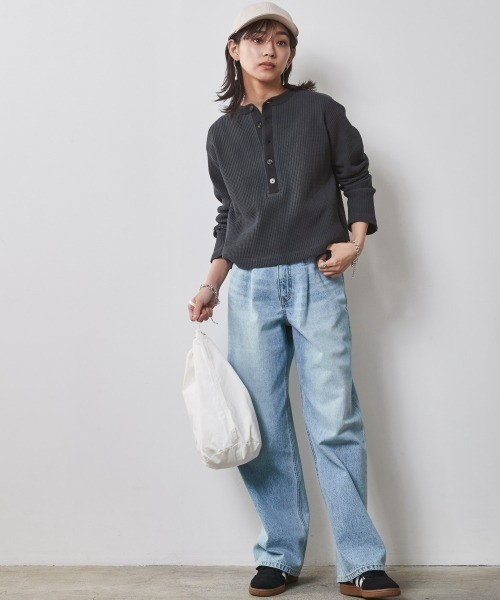 CHIC STYLE(シックスタイル)の「<大きいサイズ>綿100%ワッフルヘンリーネッククロップド丈カットソー シックスタイル(Tシャツ/カットソー・レディース・ネイビー/アイボリー・5L/4L/3L/LL/L)」の6枚目の写真