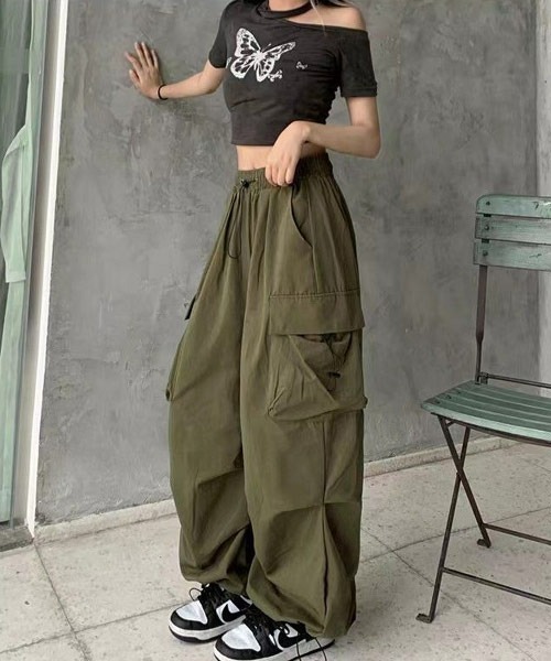 Mayree(メイリー)の「【Mayree】スーパーワイド カーゴパンツ(カーゴパンツ・レディース・ブラック/オリーブ/グレー・SMALL/MEDIUM/LARGE/X-LARGE)」の3枚目の写真