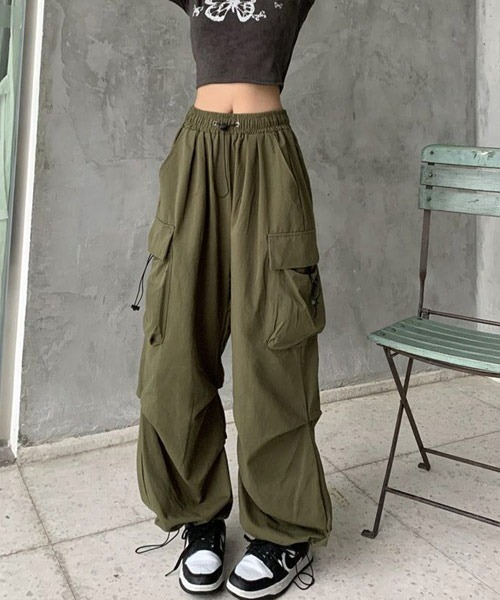 Mayree(メイリー)の「【Mayree】スーパーワイド カーゴパンツ(カーゴパンツ・レディース・ブラック/オリーブ/グレー・SMALL/MEDIUM/LARGE/X-LARGE)」の7枚目の写真