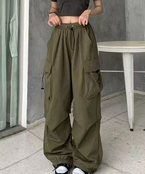 Mayree(メイリー)の「【Mayree】スーパーワイド カーゴパンツ(カーゴパンツ・レディース・ブラック/オリーブ/グレー・SMALL/MEDIUM/LARGE/X-LARGE)」の5枚目の写真