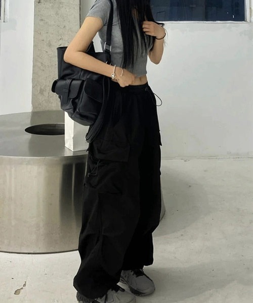 Mayree(メイリー)の「【Mayree】スーパーワイド カーゴパンツ(カーゴパンツ・レディース・ブラック/オリーブ/グレー・SMALL/MEDIUM/LARGE/X-LARGE)」の14枚目の写真