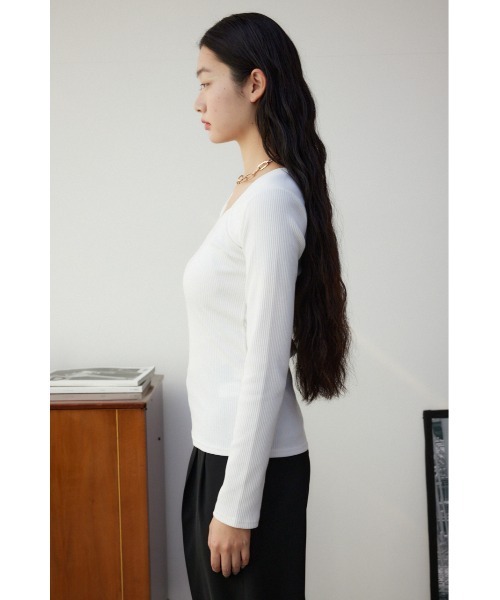 AZUL by moussy(アズールバイマウジー)の「ダイヤネック長袖リブトップス(Tシャツ/カットソー・レディース・ブラック/グレー/オフホワイト・SMALL/MEDIUM)」の8枚目の写真