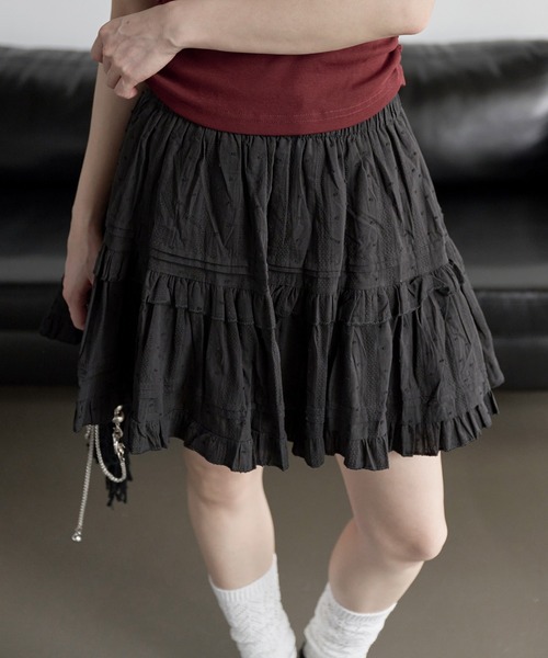 UNE MANSION（ユヌマンション）の「【丈感を自由に選べるスカート 】【ショート丈＆ロング丈 】【 2color ／ 2lengths 】フリルレースポップコーンティアードギャザースカート（スカート・レディース・ホワイト系その他/ホワイト/ブラック/ブラック系その他・FREE）」の21枚目の写真