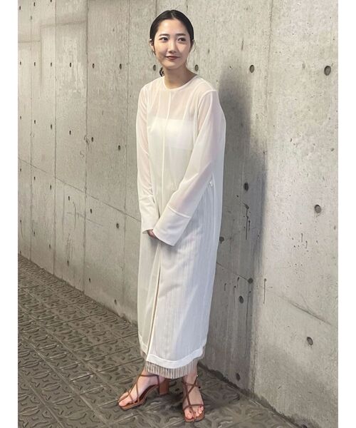 LAGUNAMOON（ラグナムーン）の「シアーロングスリットプルオーバー（Tシャツ/カットソー・レディース・ブラック/ホワイト・FREE）」の7枚目の写真