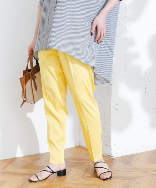 F by ROSSO（エフバイロッソ）の「F by ROSSO　サテンテーパードカラーパンツ（その他パンツ・レディース・ブルー/イエロー・36/38）」の4枚目の写真