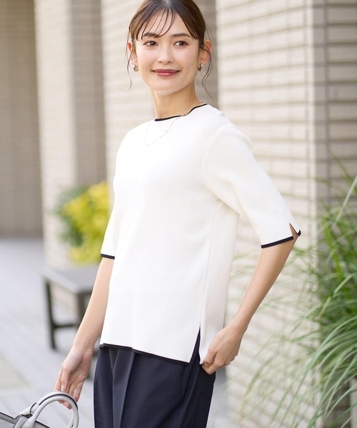 a.v.v(アーヴェヴェ)の「【洗える/UVカット】クルーネックニット(ニット/セーター・レディース・ホワイト/ライトグレー/アイボリー/ブラック/ライトイエロー/ブルー/ベージュ/オレンジ/グリーン/レッド/ブラウン・40/38/36/42/34)」の2枚目の写真