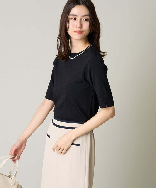 a.v.v(アーヴェヴェ)の「【洗える/UVカット】クルーネックニット(ニット/セーター・レディース・ホワイト/ライトグレー/アイボリー/ブラック/ライトイエロー/ブルー/ベージュ/オレンジ/グリーン/レッド/ブラウン・40/38/36/42/34)」の3枚目の写真