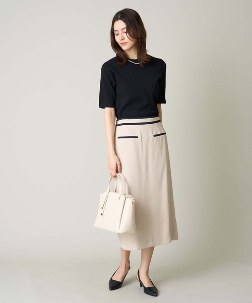 a.v.v(アーヴェヴェ)の「【洗える/UVカット】クルーネックニット(ニット/セーター・レディース・ホワイト/ライトグレー/アイボリー/ブラック/ライトイエロー/ブルー/ベージュ/オレンジ/グリーン/レッド/ブラウン・40/38/36/42/34)」の12枚目の写真