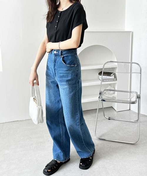 GeeRA（ジーラ）の「【S-XL展開】肌触りなめらか♪綿100％2wayヘンリーネックメニーボタンTシャツ（Tシャツ/カットソー・レディース・サンドグレー/オフホワイト/ブラック/その他・SMALL/MEDIUM/LARGE/X-LARGE）」の15枚目の写真