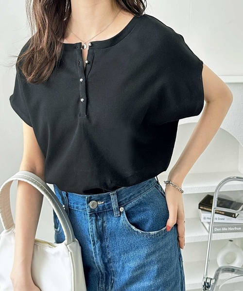 GeeRA（ジーラ）の「【S-XL展開】肌触りなめらか♪綿100％2wayヘンリーネックメニーボタンTシャツ（Tシャツ/カットソー・レディース・サンドグレー/オフホワイト/ブラック/その他・SMALL/MEDIUM/LARGE/X-LARGE）」の13枚目の写真