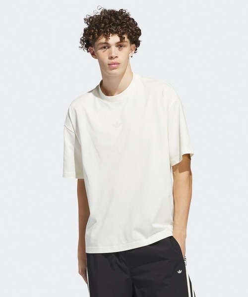 adidas(アディダス)の「adidas/アディダス クラシック 半袖Tシャツ(ジェンダーニュートラル)(Tシャツ/カットソー・メンズ・ライトブルー/アイボリー・M/L/2XL/XL)」の5枚目の写真