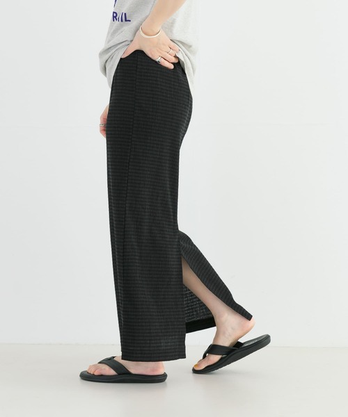 URBAN RESEARCH（アーバンリサーチ）の「シャーリングカットスカート（スカート・レディース・ブラック/アイボリー・FREE）」の4枚目の写真