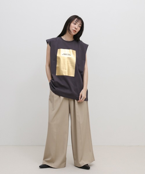 select MOCA（セレクトモカ）の「【選べる着丈】箔プリントノースリーブTシャツ（Tシャツ/カットソー・レディース・ホワイト×ゴールド/ホワイト×シルバー/ホワイト系その他/ブラック系その他/ブラック×シルバー/ブラック×ゴールド/ブラック系その他2/ホワイト系その他2・FREE/SMALL）」の12枚目の写真