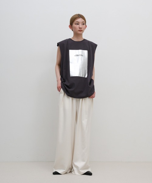 select MOCA（セレクトモカ）の「【選べる着丈】箔プリントノースリーブTシャツ（Tシャツ/カットソー・レディース・ホワイト×ゴールド/ホワイト×シルバー/ホワイト系その他/ブラック系その他/ブラック×シルバー/ブラック×ゴールド/ブラック系その他2/ホワイト系その他2・FREE/SMALL）」の11枚目の写真