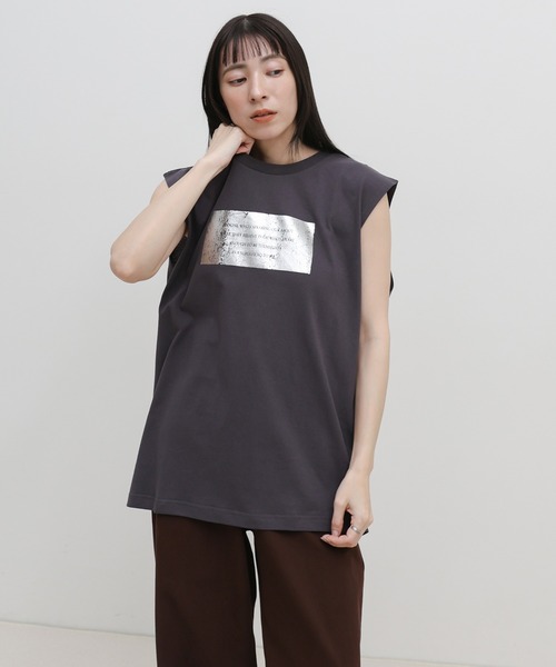 select MOCA(セレクトモカ)の「【選べる着丈】箔プリントノースリーブTシャツ(Tシャツ/カットソー・レディース・ホワイト×ゴールド/ホワイト×シルバー/ホワイト系その他/ブラック系その他/ブラック×シルバー/ブラック×ゴールド/ブラック系その他2/ホワイト系その他2・FREE/SMALL)」の22枚目の写真
