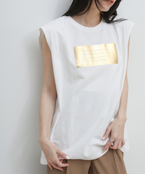 select MOCA（セレクトモカ）の「【選べる着丈】箔プリントノースリーブTシャツ（Tシャツ/カットソー・レディース・ホワイト×ゴールド/ホワイト×シルバー/ホワイト系その他/ブラック系その他/ブラック×シルバー/ブラック×ゴールド/ブラック系その他2/ホワイト系その他2・FREE/SMALL）」の16枚目の写真