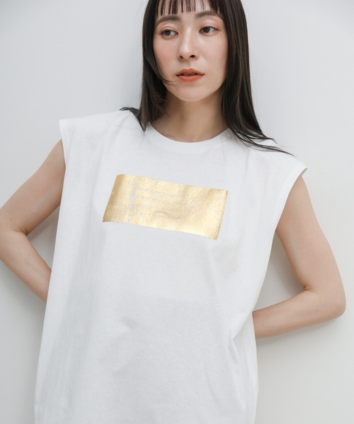select MOCA（セレクトモカ）の「【選べる着丈】箔プリントノースリーブTシャツ（Tシャツ/カットソー・レディース・ホワイト×ゴールド/ホワイト×シルバー/ホワイト系その他/ブラック系その他/ブラック×シルバー/ブラック×ゴールド/ブラック系その他2/ホワイト系その他2・FREE/SMALL）」の18枚目の写真