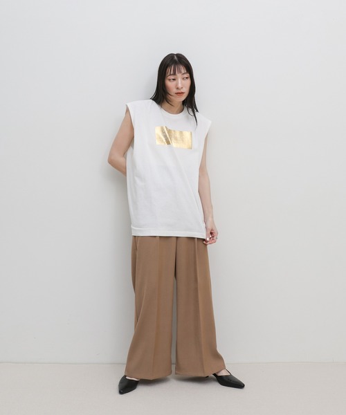 select MOCA（セレクトモカ）の「【選べる着丈】箔プリントノースリーブTシャツ（Tシャツ/カットソー・レディース・ホワイト×ゴールド/ホワイト×シルバー/ホワイト系その他/ブラック系その他/ブラック×シルバー/ブラック×ゴールド/ブラック系その他2/ホワイト系その他2・FREE/SMALL）」の17枚目の写真