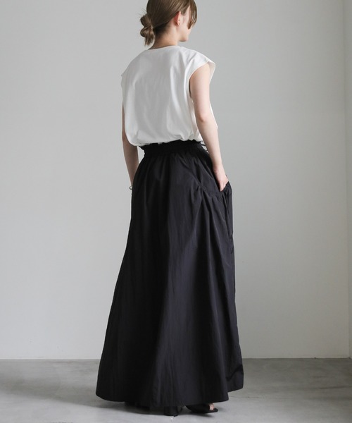 select MOCA（セレクトモカ）の「【選べる着丈】箔プリントノースリーブTシャツ（Tシャツ/カットソー・レディース・ホワイト×ゴールド/ホワイト×シルバー/ホワイト系その他/ブラック系その他/ブラック×シルバー/ブラック×ゴールド/ブラック系その他2/ホワイト系その他2・FREE/SMALL）」の19枚目の写真