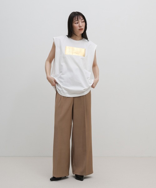 select MOCA（セレクトモカ）の「【選べる着丈】箔プリントノースリーブTシャツ（Tシャツ/カットソー・レディース・ホワイト×ゴールド/ホワイト×シルバー/ホワイト系その他/ブラック系その他/ブラック×シルバー/ブラック×ゴールド/ブラック系その他2/ホワイト系その他2・FREE/SMALL）」の9枚目の写真