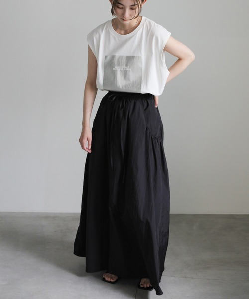 select MOCA（セレクトモカ）の「【選べる着丈】箔プリントノースリーブTシャツ（Tシャツ/カットソー・レディース・ホワイト×ゴールド/ホワイト×シルバー/ホワイト系その他/ブラック系その他/ブラック×シルバー/ブラック×ゴールド/ブラック系その他2/ホワイト系その他2・FREE/SMALL）」の18枚目の写真