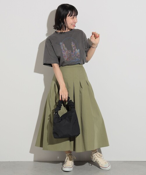 BEAMS HEART(ビームスハート)の「BEAMS HEART / カラフルプリントTシャツ(Tシャツ/カットソー・レディース・ブラック系その他4/オフホワイト/ブルー・FREE)」の12枚目の写真