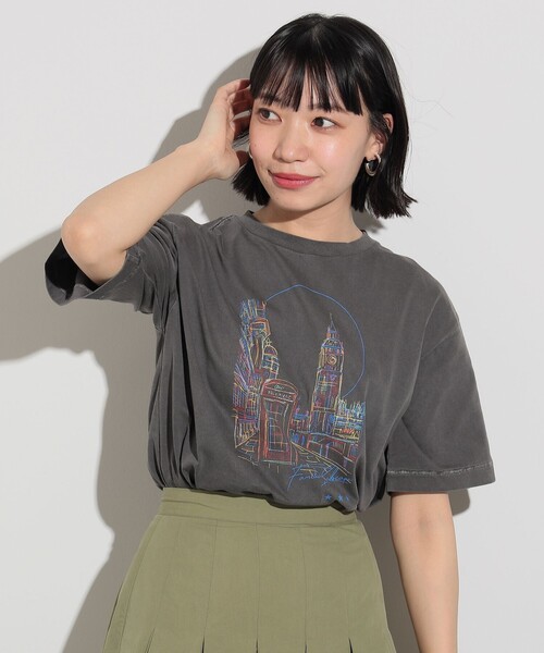 BEAMS HEART(ビームスハート)の「BEAMS HEART / カラフルプリントTシャツ(Tシャツ/カットソー・レディース・ブラック系その他4/オフホワイト/ブルー・FREE)」の11枚目の写真