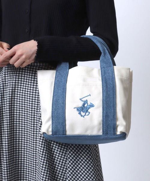BEVERLY HILLS POLO CLUB(ビバリーヒルズポロクラブ)の「BEVERLY HILLS POLO CLUB/ビバリーヒルズポロクラブ キャンバス ロゴ ワンポイント刺繍 ミニトートバッグ/ランチバッグ/レディース メンズ(トートバッグ・レディース・ブラック/ホワイト×ネイビー/ホワイト×ブルー/ブラウン系その他/ベージュ系その他・FREE)」の2枚目の写真