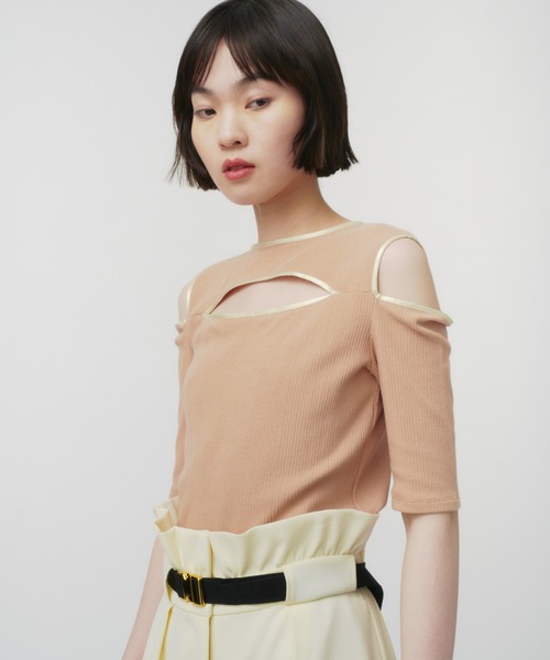 THINGS THAT MATTER(シングス ザット マター)の「NOTCH DESIGN TERECO RIB HALF SLLEVE TOPS / ノッチデザインテレコリブハーフスリープトップス(Tシャツ/カットソー・レディース・ブラック/ピンク/サックスブルー/ベージュ・FREE)」の9枚目の写真