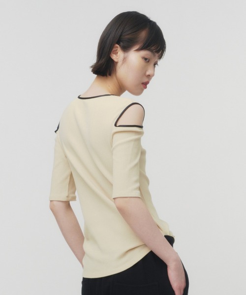 THINGS THAT MATTER(シングス ザット マター)の「NOTCH DESIGN TERECO RIB HALF SLLEVE TOPS / ノッチデザインテレコリブハーフスリープトップス(Tシャツ/カットソー・レディース・ブラック/ピンク/サックスブルー/ベージュ・FREE)」の8枚目の写真