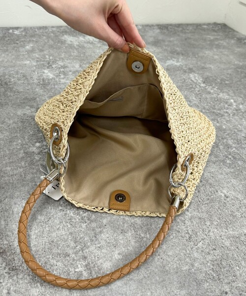 fredy emue(フレディエミュ)の「ラメ混編みハンドルバッグ(かごバッグ・レディース・ベージュ/ブラウン・FREE)」の10枚目の写真