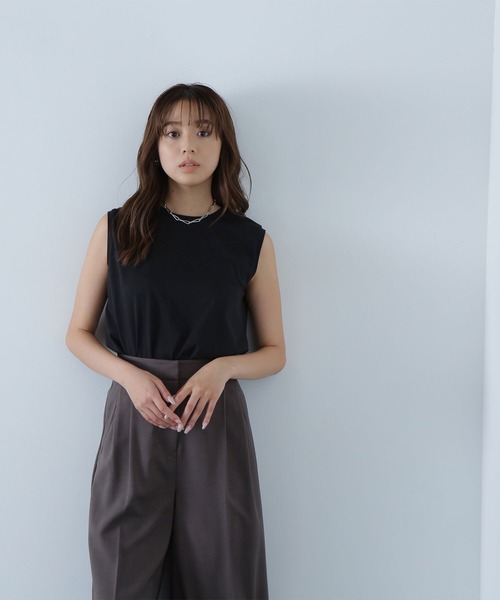 NATURAL BEAUTY BASIC(ナチュラルビューティーベーシック)の「◇メタルプレートノースリーブカットソー(Tシャツ/カットソー・レディース・チャコールグレー/オフホワイト/ブラック・FREE)」の3枚目の写真