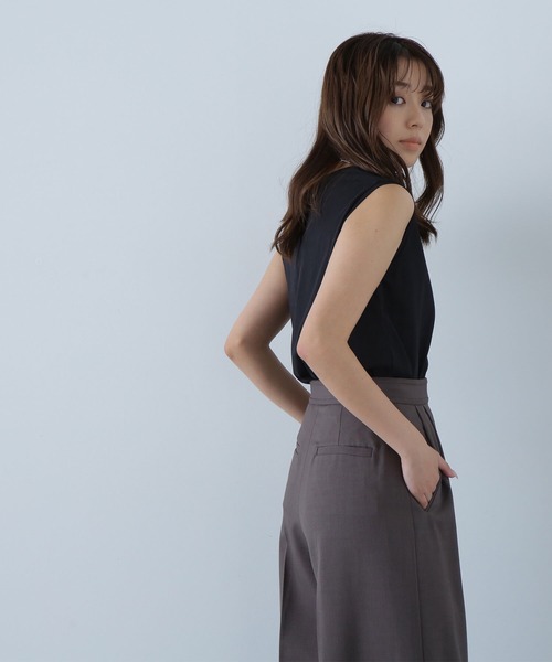 NATURAL BEAUTY BASIC(ナチュラルビューティーベーシック)の「◇メタルプレートノースリーブカットソー(Tシャツ/カットソー・レディース・チャコールグレー/オフホワイト/ブラック・FREE)」の18枚目の写真