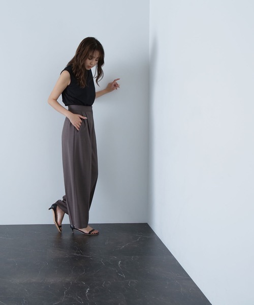 NATURAL BEAUTY BASIC(ナチュラルビューティーベーシック)の「◇メタルプレートノースリーブカットソー(Tシャツ/カットソー・レディース・チャコールグレー/オフホワイト/ブラック・FREE)」の21枚目の写真