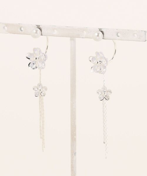 Burner(バーナー)の「【CHI SELECT】フラワーモチーフ ロングピアス chi-pierce-00492 N【GBT】(ピアス(両耳用)・レディース・ゴールド/シルバー・FREE)」の4枚目の写真