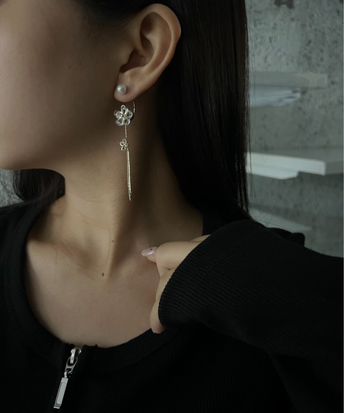 Burner(バーナー)の「【CHI SELECT】フラワーモチーフ ロングピアス chi-pierce-00492 N【GBT】(ピアス(両耳用)・レディース・ゴールド/シルバー・FREE)」の9枚目の写真