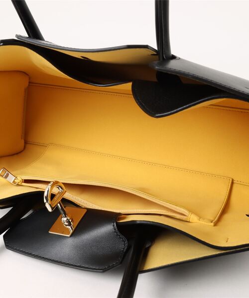 FURLA（フルラ）の「FURLA GENESI L TOTE E/W（トートバッグ・レディース・ブラック・ONE SIZE）」の4枚目の写真