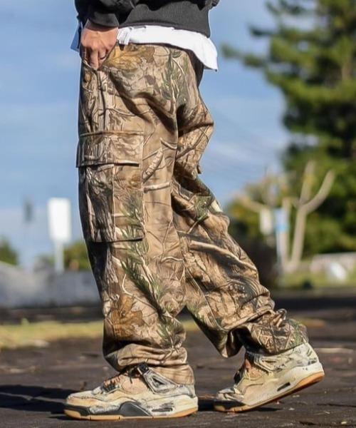 ８(eight)（エイト）の「プリントカーゴパンツ（カーゴパンツ・メンズ・その他2/その他1/その他3/その他4・MEDIUM/X-LARGE/LARGE）」の2枚目の写真