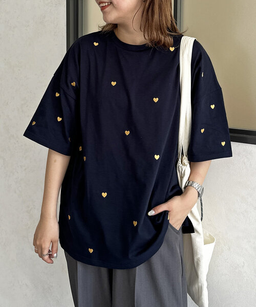 CPCM(シーピーシーエム)の「ハート刺繍T(Tシャツ/カットソー・レディース・オフホワイト/ネイビー/ベージュ/ブラック・FREE)」の4枚目の写真