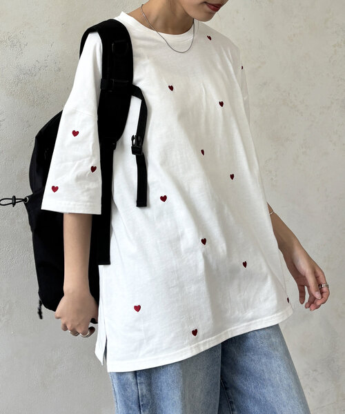 CPCM(シーピーシーエム)の「ハート刺繍T(Tシャツ/カットソー・レディース・オフホワイト/ネイビー/ベージュ/ブラック・FREE)」の5枚目の写真