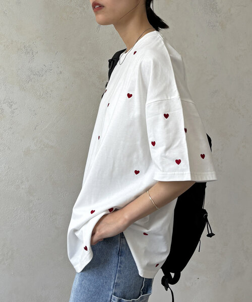 CPCM(シーピーシーエム)の「ハート刺繍T(Tシャツ/カットソー・レディース・オフホワイト/ネイビー/ベージュ/ブラック・FREE)」の7枚目の写真