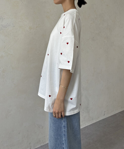 CPCM(シーピーシーエム)の「ハート刺繍T(Tシャツ/カットソー・レディース・オフホワイト/ネイビー/ベージュ/ブラック・FREE)」の10枚目の写真
