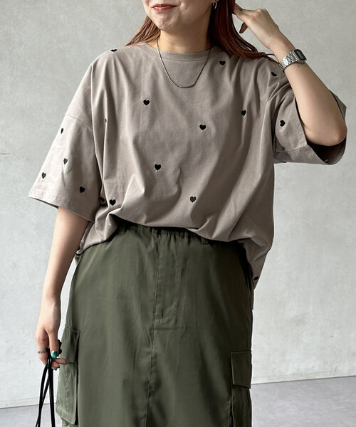 CPCM(シーピーシーエム)の「ハート刺繍T(Tシャツ/カットソー・レディース・オフホワイト/ネイビー/ベージュ/ブラック・FREE)」の14枚目の写真