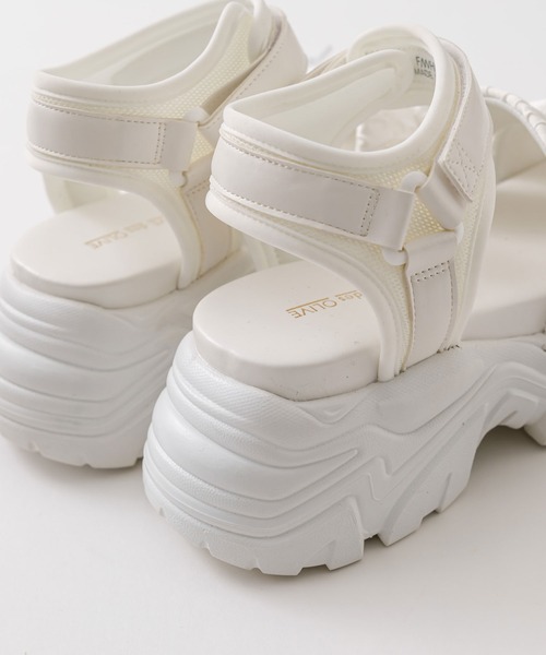 OLIVE des OLIVE（オリーブデオリーブ）の「シャーリングスポーツサンダル（その他シューズ・レディース・ブラック/アイボリー/ホワイト・SMALL/MEDIUM/LARGE）」の13枚目の写真