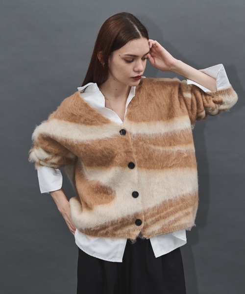 Shelly island（シェリーアイランド）の「アクセントブラッシュドカーディガン（カーディガン/ボレロ・レディース・ベージュ/ホワイト・FREE）」の19枚目の写真