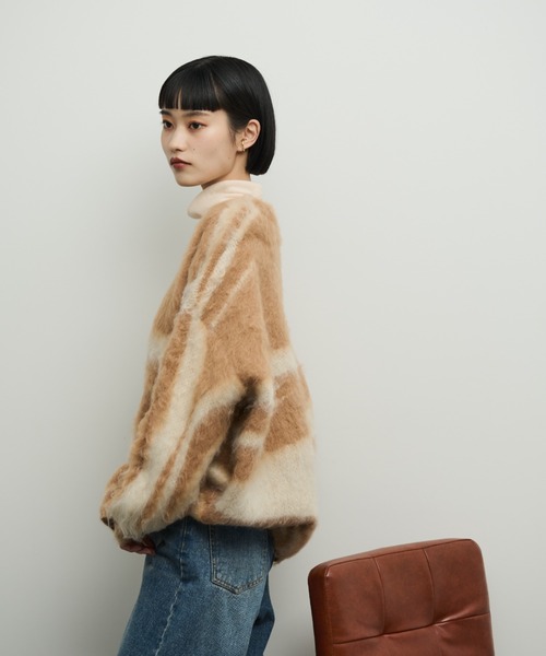 Shelly island（シェリーアイランド）の「アクセントブラッシュドカーディガン（カーディガン/ボレロ・レディース・ベージュ/ホワイト・FREE）」の11枚目の写真