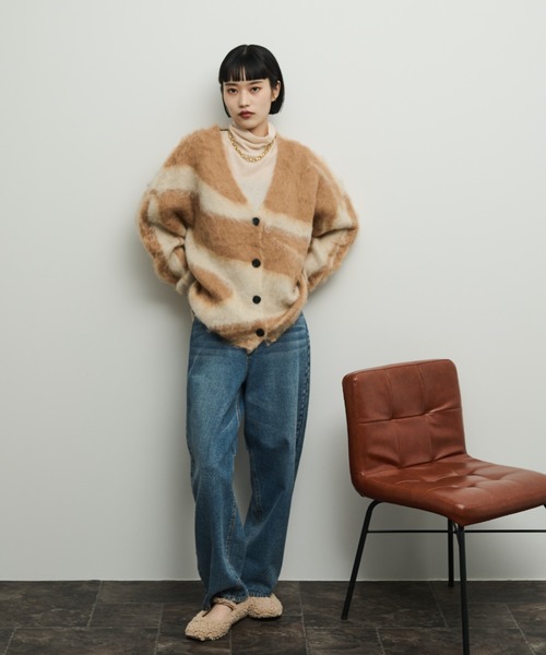 Shelly island（シェリーアイランド）の「アクセントブラッシュドカーディガン（カーディガン/ボレロ・レディース・ベージュ/ホワイト・FREE）」の13枚目の写真